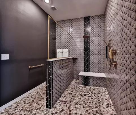 Bath - 1913 Pine Key Blvd, Sebring, FL 33870 photo 1 of 5