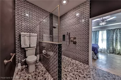 Bath - 1913 Pine Key Blvd, Sebring, FL 33870 photo 3 of 5