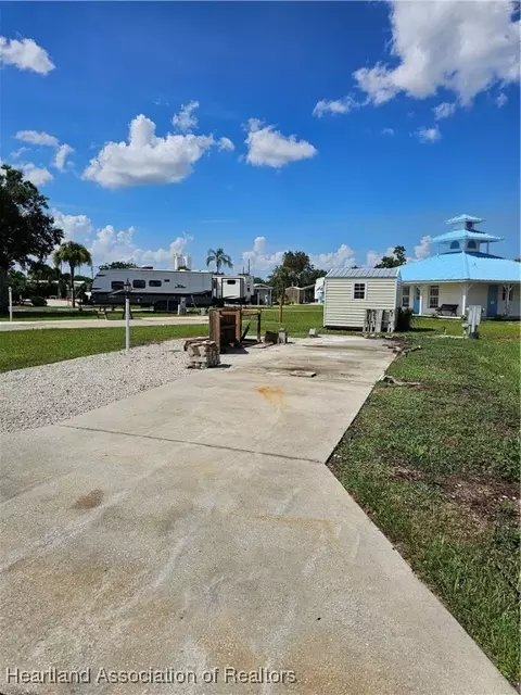 3 Oak Ridge Cir, Lake Placid, FL 33852