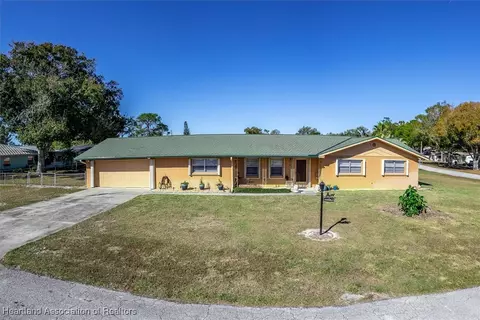 615 Roanoke Pl, Sebring, FL 33870
