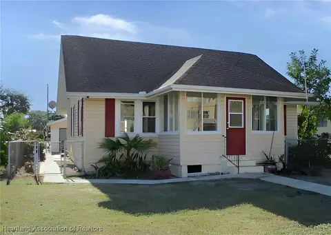 345 Poinsettia Ave, Sebring, FL 33870