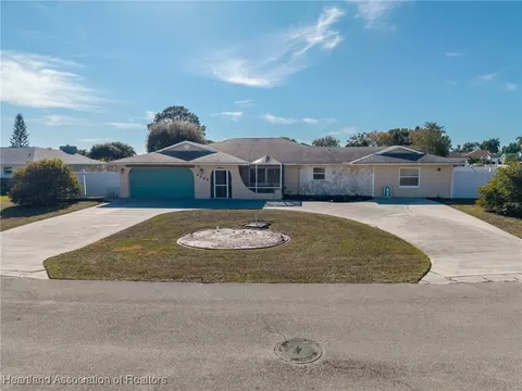 2323 Pinewood Blvd, Sebring, FL 33870
