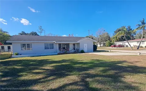 607 N Lake Ave, Avon Park, FL 33825