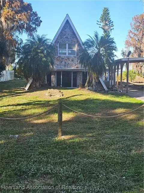1433 Tall Cypress Dr, Lorida, FL 33857