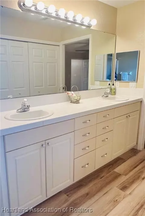 Bath - 1643 Willow Run, Sebring, FL 33872 photo 1 of 4