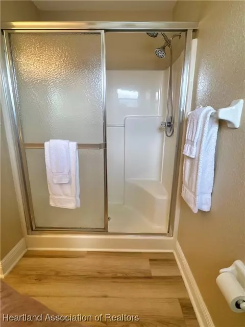 Bath - 1643 Willow Run, Sebring, FL 33872 photo 3 of 4