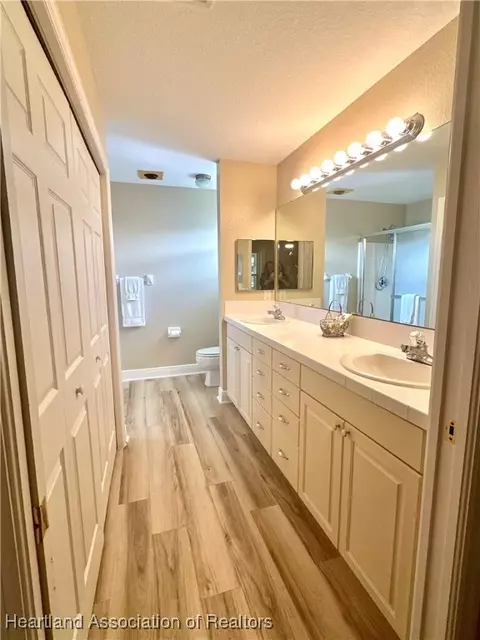 Bath - 1643 Willow Run, Sebring, FL 33872 photo 2 of 4