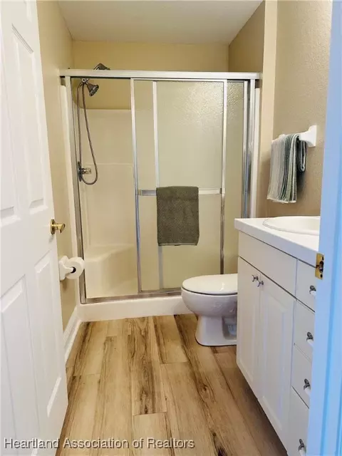 Bath - 1643 Willow Run, Sebring, FL 33872 photo 4 of 4