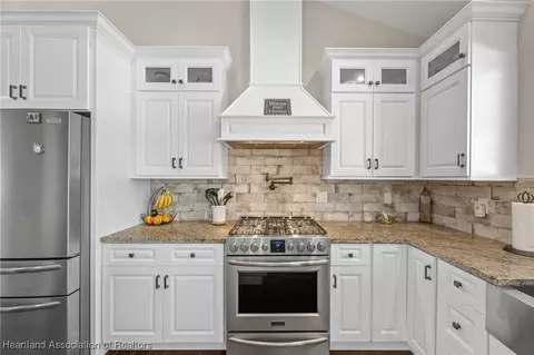 Kitchen - 5931 Fig Rd, Sebring, FL 33875 photo 4 of 6