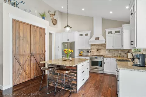 Kitchen - 5931 Fig Rd, Sebring, FL 33875 photo 3 of 6
