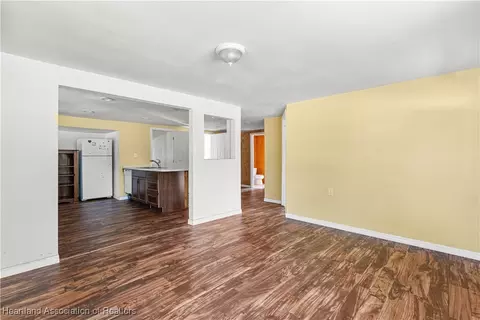 Living - 200 Spurlock Rd, Frostproof, FL 33843 photo 2 of 3