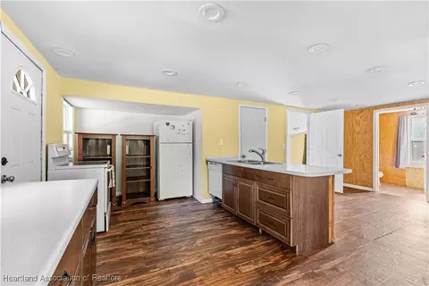 Kitchen - 200 Spurlock Rd, Frostproof, FL 33843 photo 1 of 3
