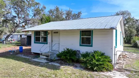 200 Spurlock Rd, Frostproof, FL 33843