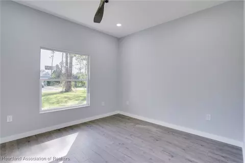 Bedroom - 3905 Barbarossa Ave, Sebring, FL 33872 photo 9 of 10