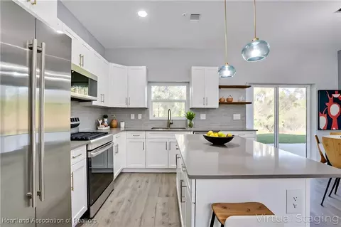 Kitchen - 3905 Barbarossa Ave, Sebring, FL 33872 photo 2 of 8