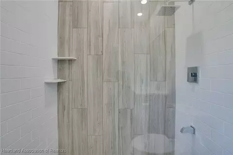 Bath - 3905 Barbarossa Ave, Sebring, FL 33872 photo 5 of 7