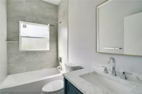 Bath - 3905 Barbarossa Ave, Sebring, FL 33872 photo 7 of 7