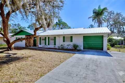935 Galaxy Ave, Sebring, FL 33875