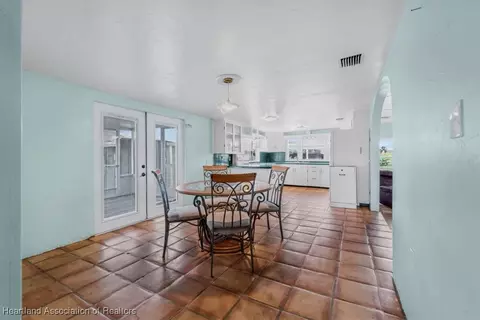 Dining - 1083 Sunset Strip, Okeechobee, FL 34974 photo 2 of 4