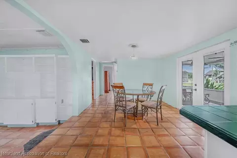 Dining - 1083 Sunset Strip, Okeechobee, FL 34974 photo 3 of 4