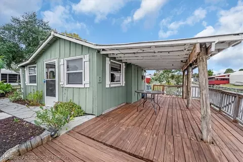 Exterior - 1083 Sunset Strip, Okeechobee, FL 34974 photo 8 of 12