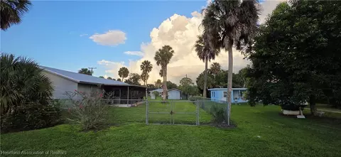 Exterior - 307 SW 10 St, Okeechobee, FL 34974 photo 3 of 5