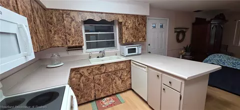 Kitchen - 307 SW 10 St, Okeechobee, FL 34974 photo 1 of 2