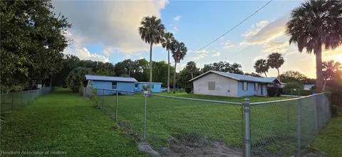 Exterior - 307 SW 10 St, Okeechobee, FL 34974 photo 2 of 5