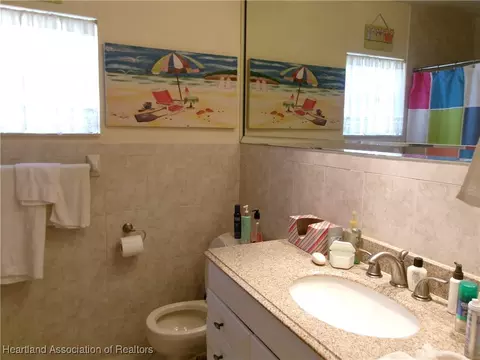Bath - 757 Golfside Ln, Sebring, FL 33870 photo 2 of 3