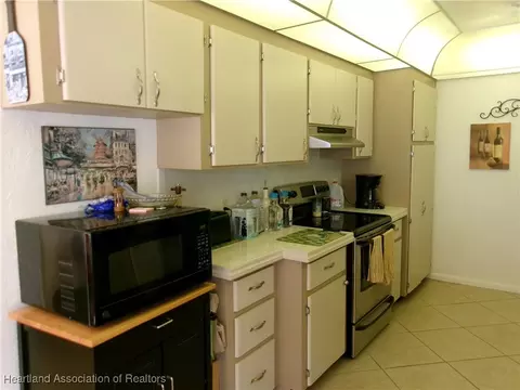Kitchen - 757 Golfside Ln, Sebring, FL 33870 photo 3 of 3