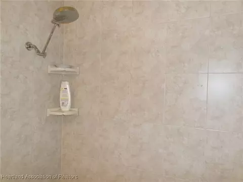 Bath - 757 Golfside Ln, Sebring, FL 33870 photo 3 of 3