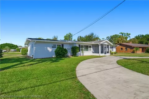 3510 Lakeview Dr, Sebring, FL 33870