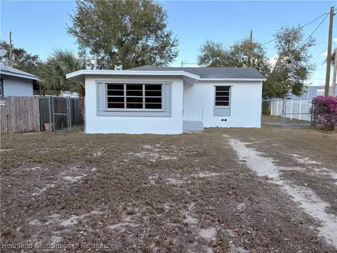 228 Magnolia Ave, Sebring, FL 33870