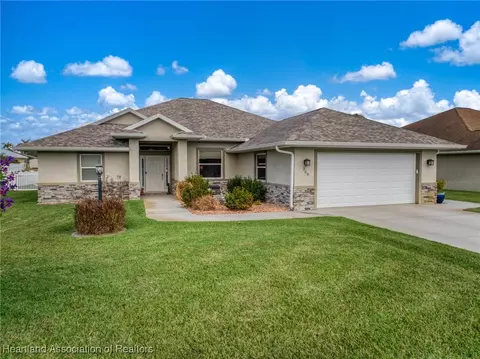 306 Dozier Ave, Sebring, FL 33875