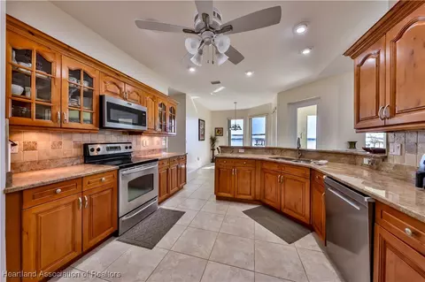 2019 Manatee Dr, Sebring, FL 33870 photo 6