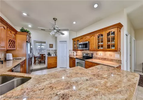 2019 Manatee Dr, Sebring, FL 33870 photo 7