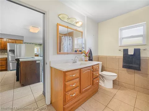 Bath - 112 Springdale Rd, Sebring, FL 33870 photo 2 of 3