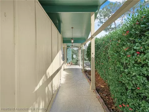 Exterior - 112 Springdale Rd, Sebring, FL 33870 photo 4 of 8