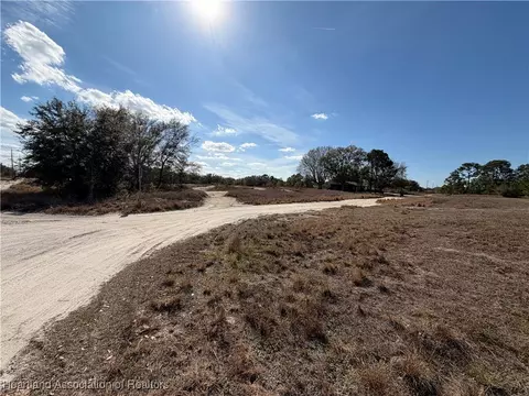 2423 W Haviland Rd, Avon Park, FL 33825