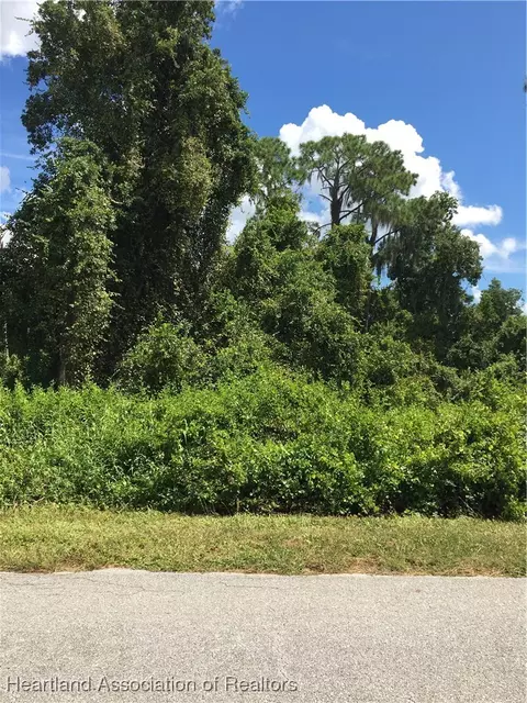 763 Highlands Lake Dr, Lake Placid, FL 33852