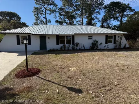 338 NW Boeing St, Lake Placid, FL 33852