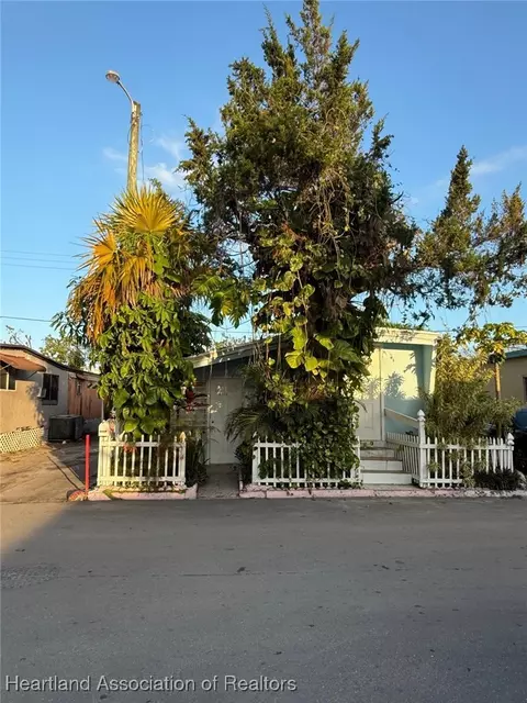 3520 NW 79th St, Miami, FL 33147