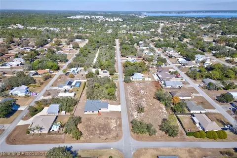 4015 Mandarin Rd, Sebring, FL 33875 photo 2