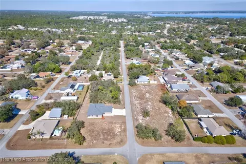3924 Mandarin Rd, Sebring, FL 33875 photo 2