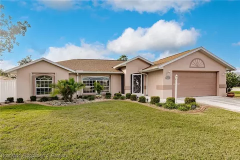 1855 Evergreen St, Sebring, FL 33870
