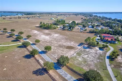 210 Sea Biscuit Ln, Lake Placid, FL 33852