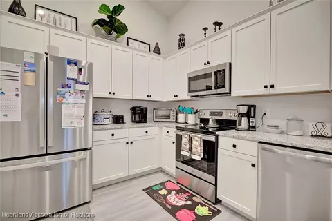 Kitchen - 1933 Pine Key Blvd, Sebring, FL 33870 photo 2 of 4