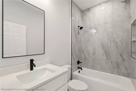 Bath - 3825 Citroen Dr, Sebring, FL 33872 photo 4 of 5