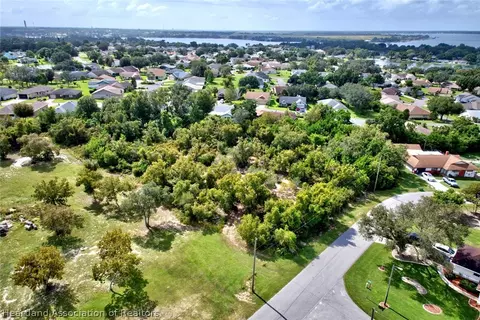 4 Lake Henry Dr, Lake Placid, FL 33852