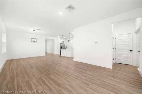 Living - 5231 Cortez Blvd, Sebring, FL 33872 photo 2 of 3